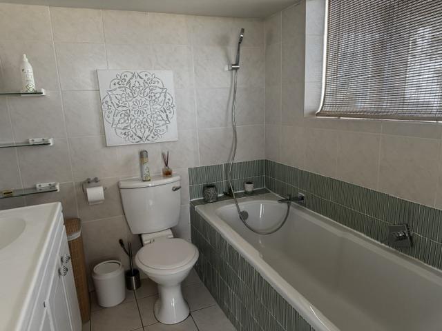 2 Bedroom Property for Sale in Sea Point Western Cape